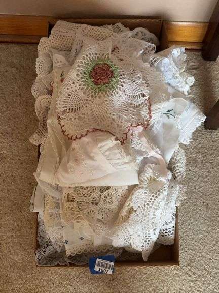 Crocheted doilies and embroidered linens lot