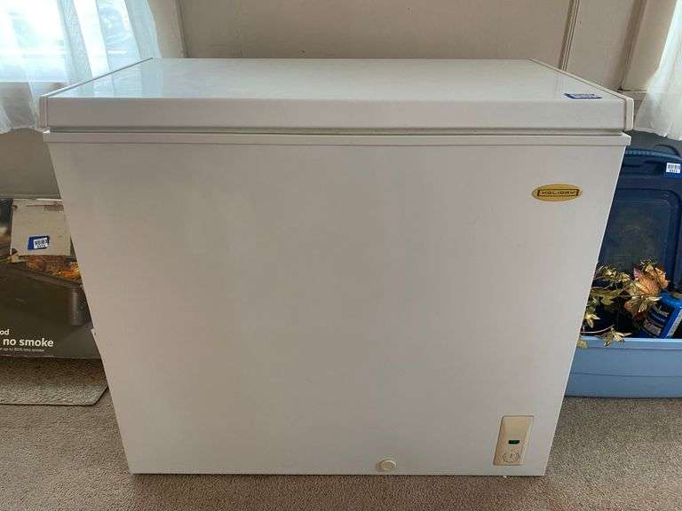 Holiday chest freezer 37x22x33