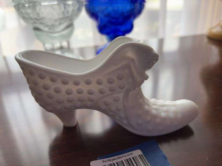 Fenton milk glass hobnail cat in shoe