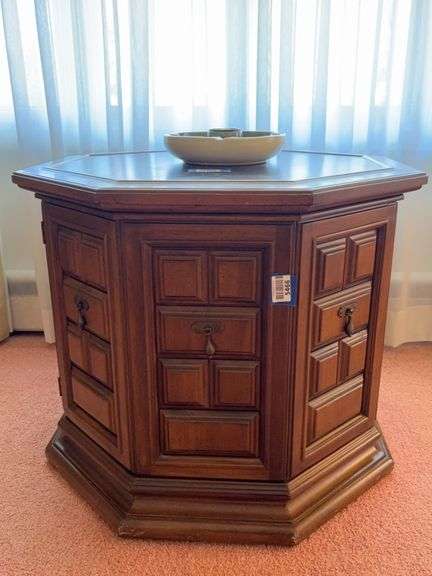 1-Drawer End Stand Leather top Table 26.5x26.5x22, no contents