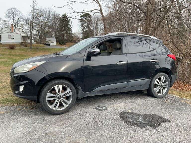 2015 Hyundai Tucson, Vin #KM8JUCAG6FU059976, Odometer Reads 109357 - Vehicle will need a deep cleaning ***TITLE MAY BE DELAYED SEVERAL WEEKS.