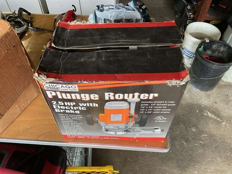 Chicago Electric plunge router in box - Hurley Real Estate & Auctions