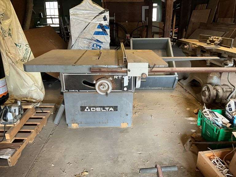Delta RT40 table saw, see photos for condition. ***disconnected from ...