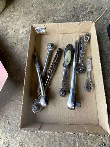 Used Ratchets Box of ratchets - Hurley Real Estate & Auctions