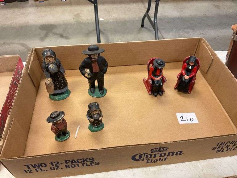 Cast iron Amish figurines and salt and pepper shakers