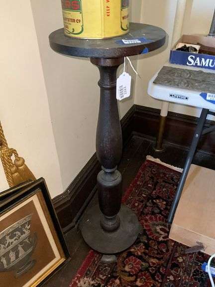 Round pedestal stand - no contents 34 in high