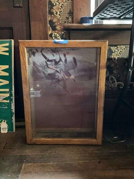 Tabletop display case 17x6x23