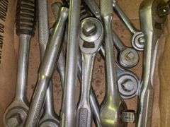 Socket wrench handles