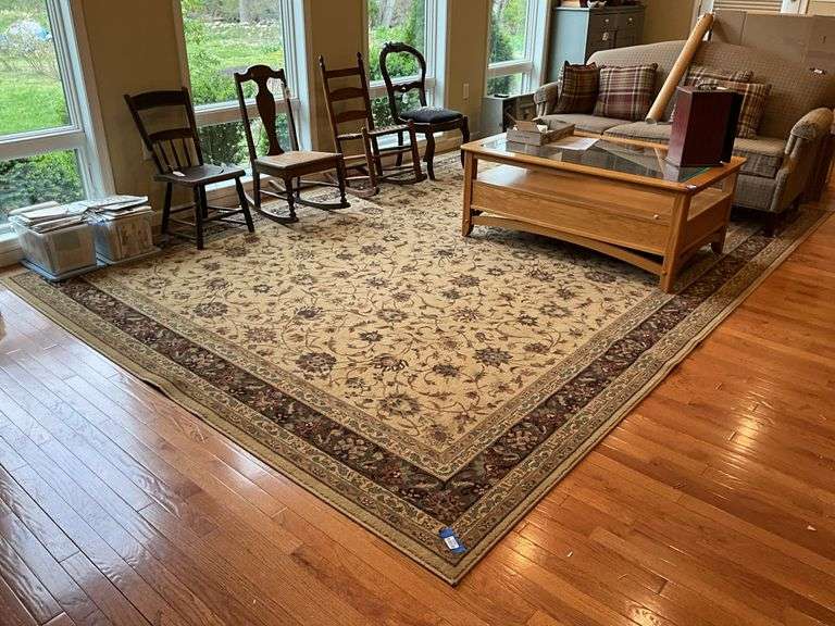 Nylon area rug 9ft 3 in x 12ft 11in - Hurley Real Estate & Auctions