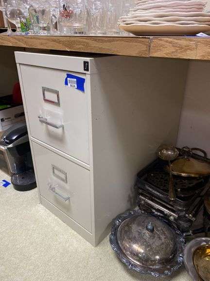2-drawer metal filing cabinet 15x26.5x29, ***Must come in last 2 hours of pickup to retrieve this item.