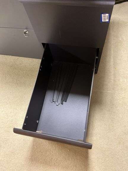 2-drawer metal filing cabinet - no contents 15x27x23