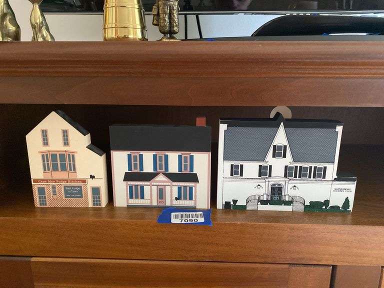 Wooden shelf sitter buildings