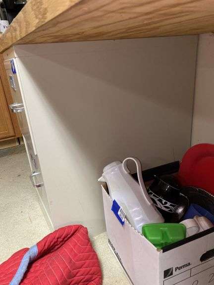 2-drawer metal filing cabinet15x26.5x29