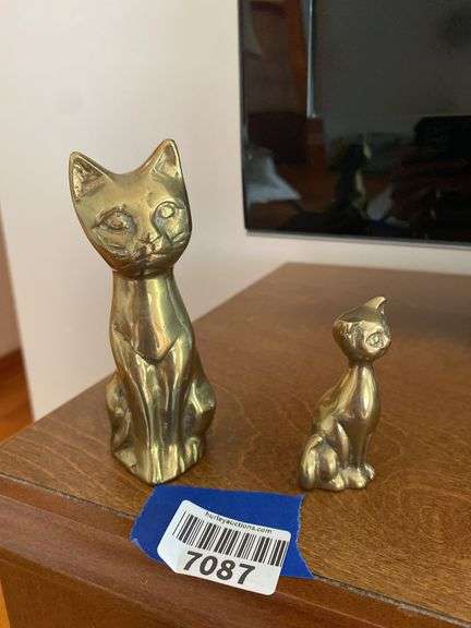 Brass cat & kitten