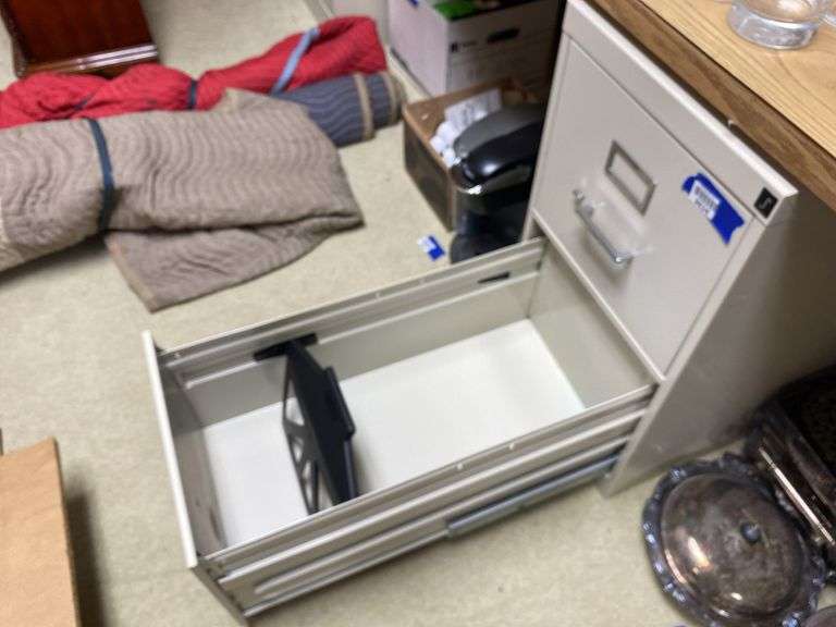 2-drawer metal filing cabinet 15x26.5x29, ***Must come in last 2 hours of pickup to retrieve this item.