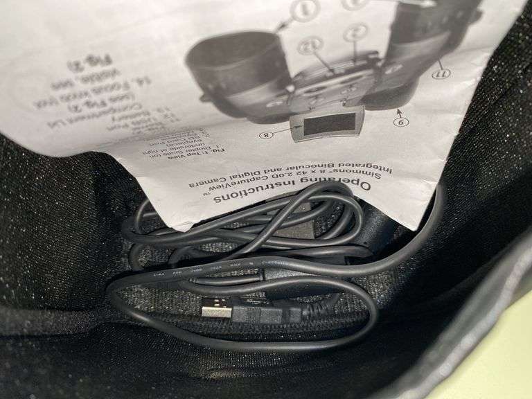 Simmons binoculars w/ case