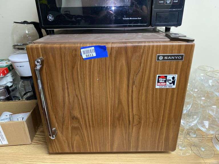 Sanyo dorm refrigerator