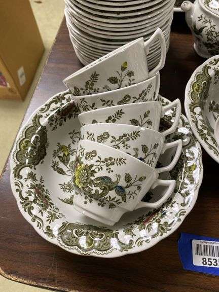 Ridgway Windsor pattern dinnerware