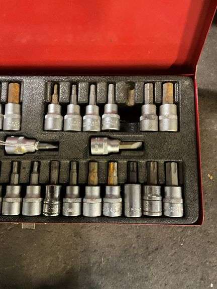 Driver bit set in case - Hurley Real Estate & Auctions