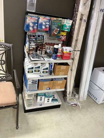 Display shelf w/ pegboard back - no contents