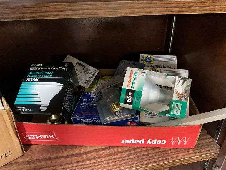 Assorted lightbulbs