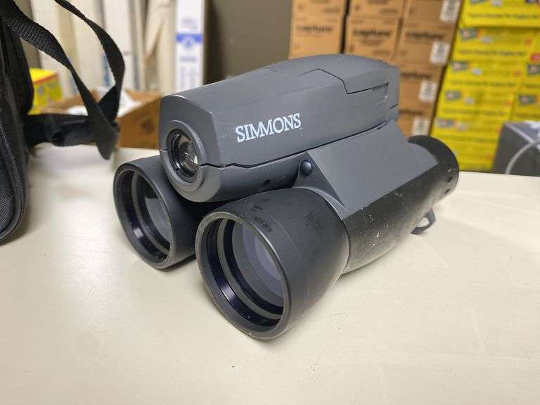 Simmons binoculars w/ case