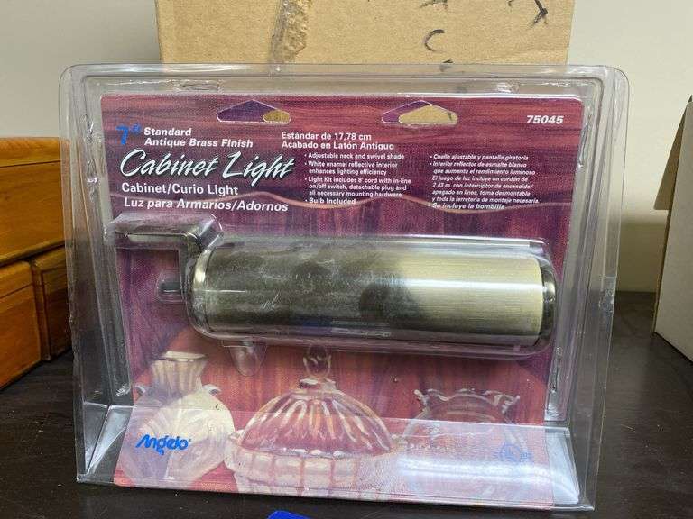 Cabinet light fixtures