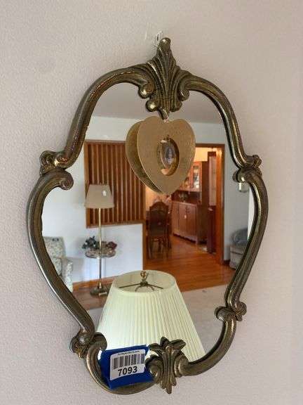 Wall mirror