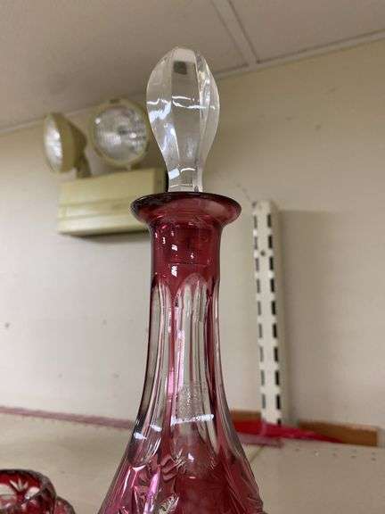 Ruby stained crystal decanter w/ stopper