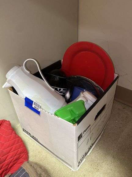 Hot beverage servers, ice cube tray, misc
