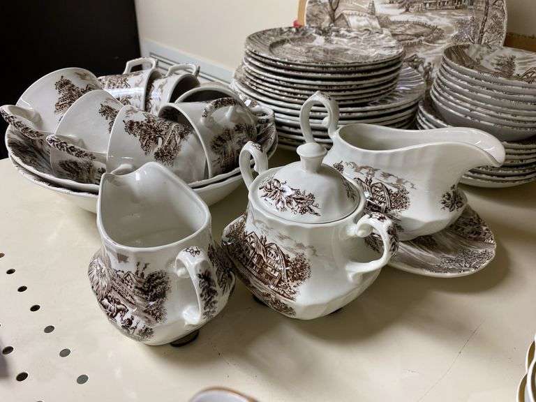 Ridgway Hayride pattern brown transfer dinnerware