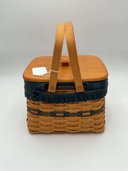 1998 Collectors Club Harbor Basket: With Liner, Lid, Lid Box, Protector, and Box