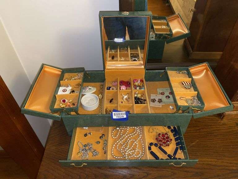 Jewelry box w/ contents