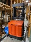 Raymond electric forklift truck, Needs battery and new wheel