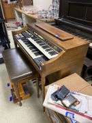 Hammond electric organ w/ bench 44x24.5x36.5