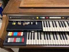 Hammond electric organ w/ bench 44x24.5x36.5