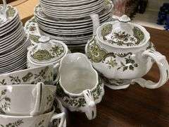 Ridgway Windsor pattern dinnerware