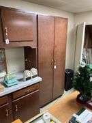 Wall unit w/ central counter - no contents 128.5x84x25