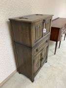 Mediterranean oak finish bar cabinet 29.25x16.5x48.5