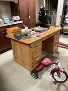 Oak office desk - no contents 60x30x30