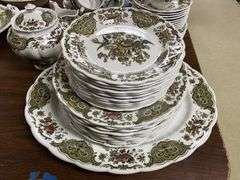 Ridgway Windsor pattern dinnerware