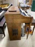 Hammond electric organ w/ bench 44x24.5x36.5
