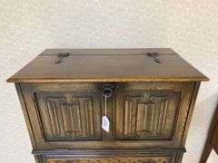 Mediterranean oak finish bar cabinet 29.25x16.5x48.5
