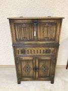 Mediterranean oak finish bar cabinet 29.25x16.5x48.5