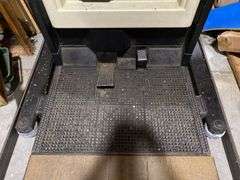 Raymond electric forklift truck, Needs battery and new wheel