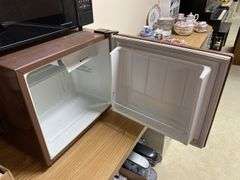 Sanyo dorm refrigerator