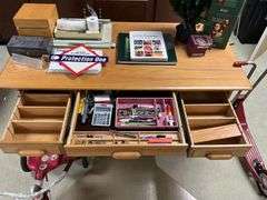 Oak office desk - no contents 60x30x30