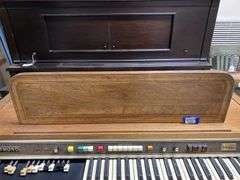 Hammond electric organ w/ bench 44x24.5x36.5