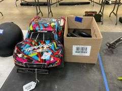 Traxxas RC car with controller, battery and charger - Hurley Real