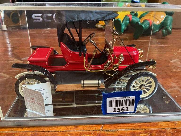 Franklin Mint 1911 Stanley Steamer 62 Runabout car model in case, w/ certificate